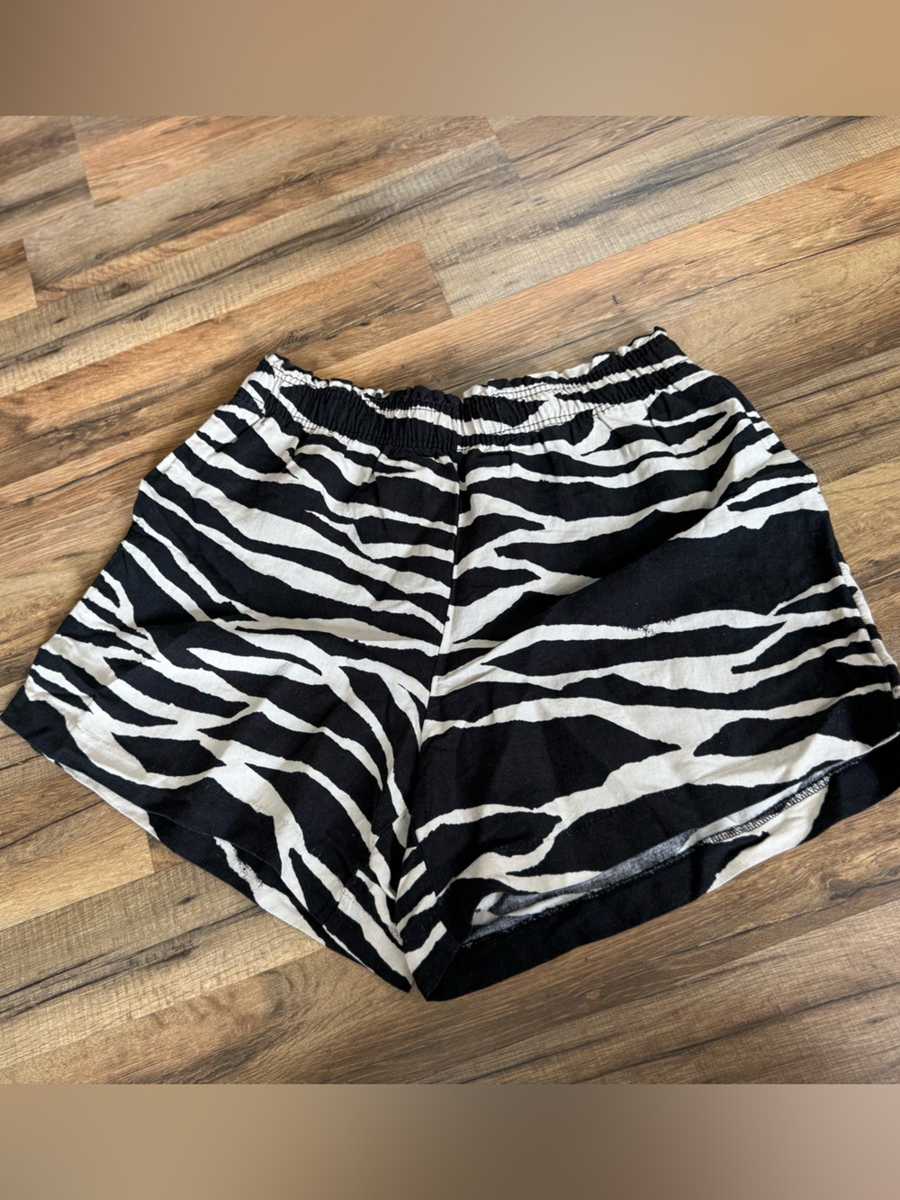 NWT H&M Linen Blend Safari Chic High Waisted Zebra Print Bohemian Shorts Large